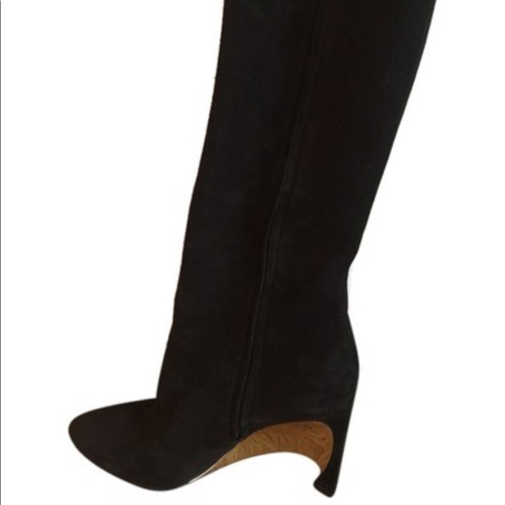 Boots - Picture 3 of 5